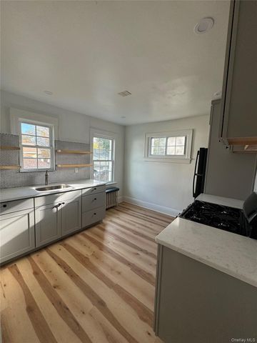 18718 Hilburn Avenue, Saint Albans, NY 11412