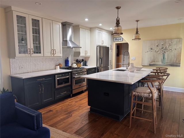 18718 Hilburn Avenue, Saint Albans, NY 11412