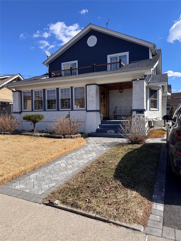 18718 Hilburn Avenue, Saint Albans, NY 11412