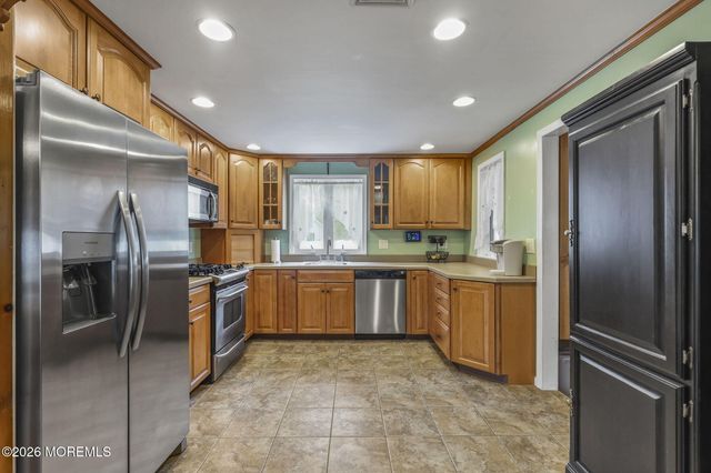 67 Crest Drive, Howell, NJ 07731