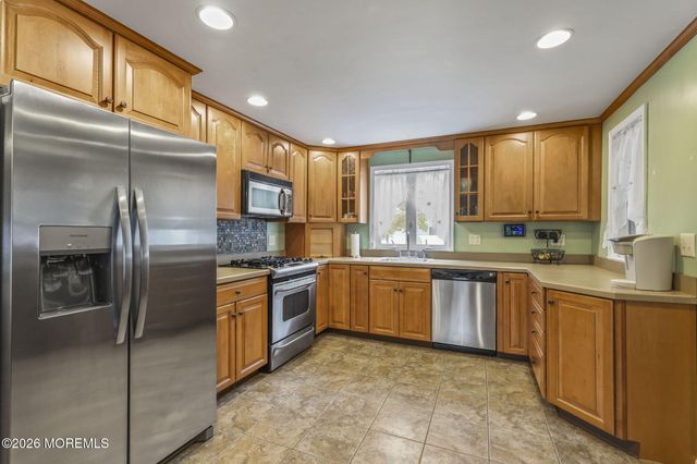 67 Crest Drive, Howell, NJ 07731