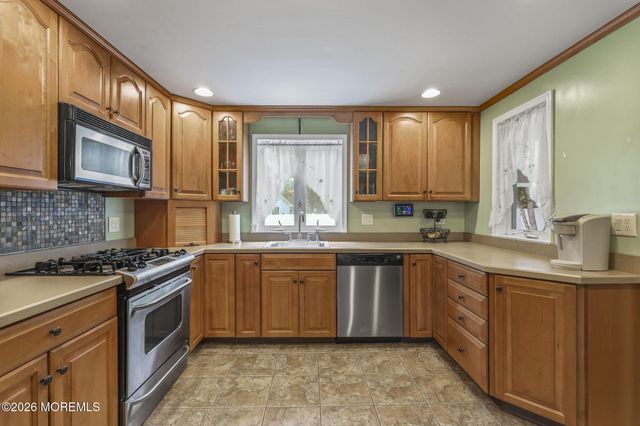 67 Crest Drive, Howell, NJ 07731
