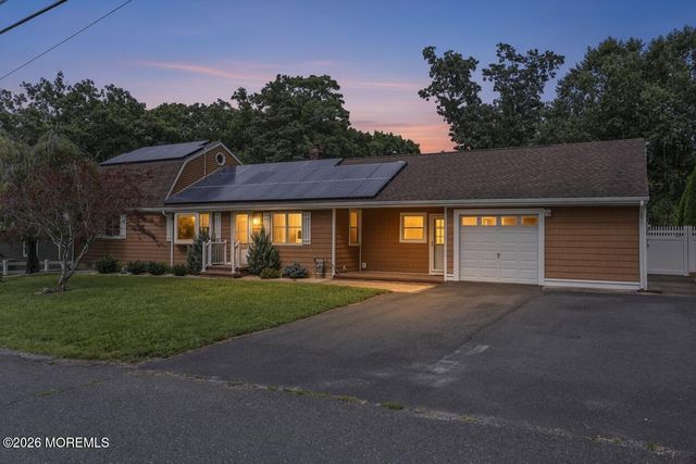 67 Crest Drive, Howell, NJ 07731
