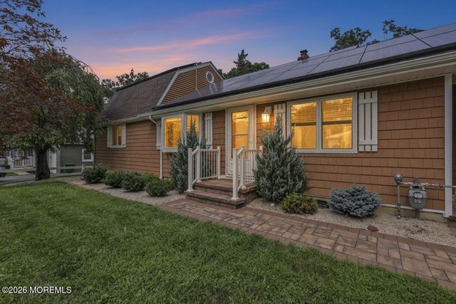 67 Crest Drive, Howell, NJ 07731