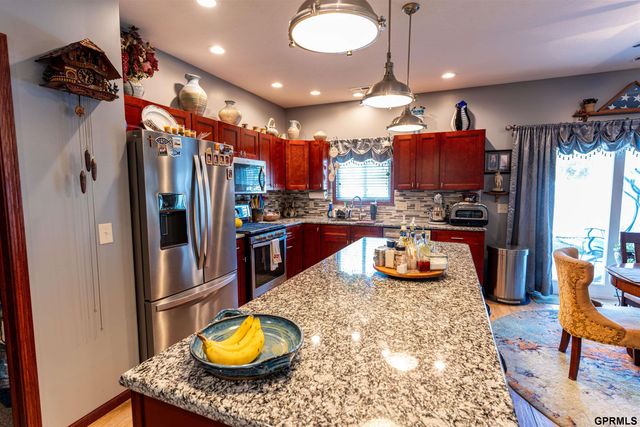 943 Redwood Avenue, Crete, NE 68333