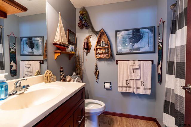 943 Redwood Avenue, Crete, NE 68333