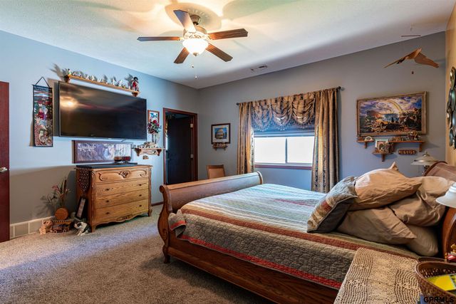 943 Redwood Avenue, Crete, NE 68333