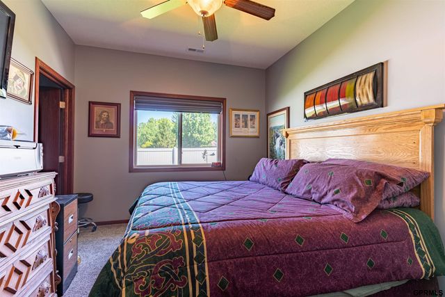 943 Redwood Avenue, Crete, NE 68333