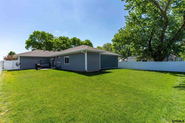 943 Redwood Avenue, Crete, NE 68333