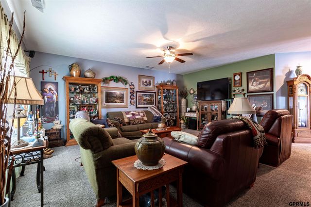 943 Redwood Avenue, Crete, NE 68333