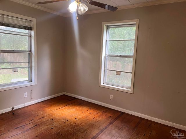 16 Whitehead Dr, Pensacola, FL 32503
