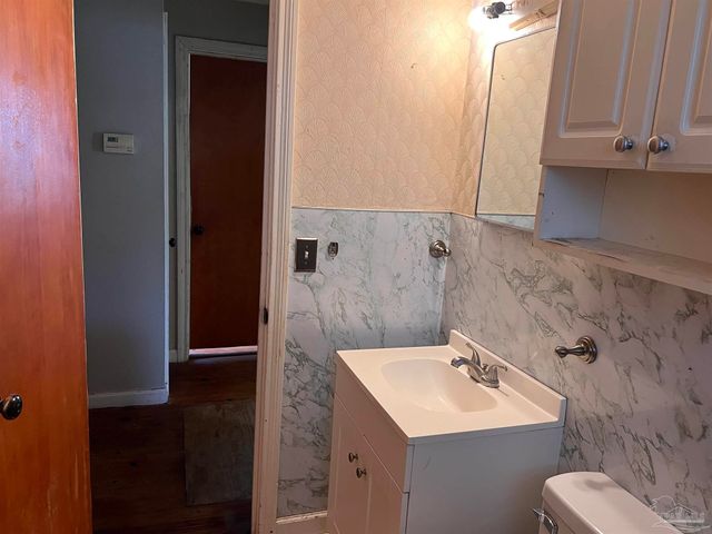 16 Whitehead Dr, Pensacola, FL 32503