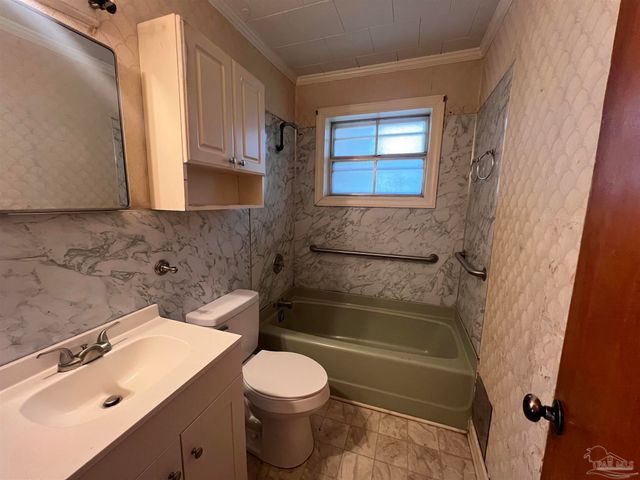 16 Whitehead Dr, Pensacola, FL 32503