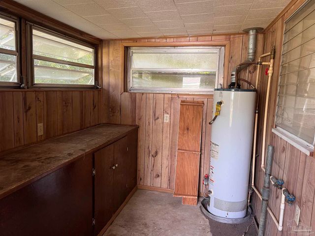16 Whitehead Dr, Pensacola, FL 32503