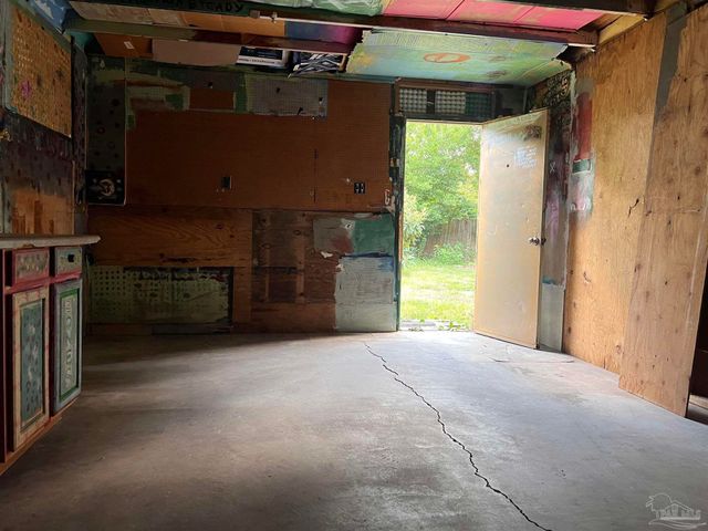 16 Whitehead Dr, Pensacola, FL 32503