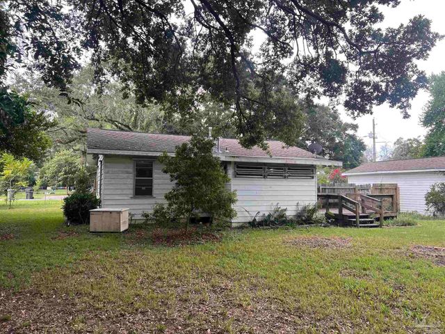 16 Whitehead Dr, Pensacola, FL 32503