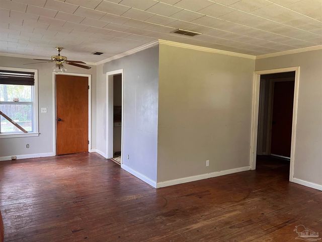 16 Whitehead Dr, Pensacola, FL 32503