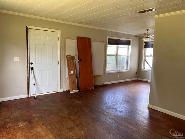 16 Whitehead Dr, Pensacola, FL 32503