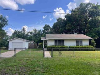16 Whitehead Dr, Pensacola, FL 32503