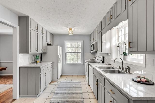 3560 Embry Circle, Atlanta, GA 30341