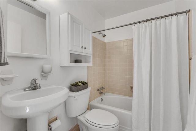 3560 Embry Circle, Atlanta, GA 30341