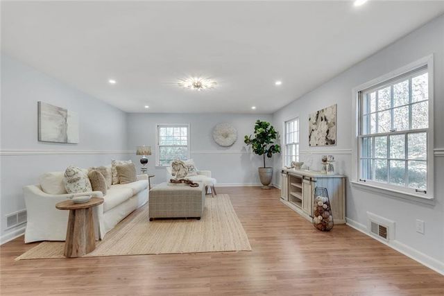 3560 Embry Circle, Atlanta, GA 30341