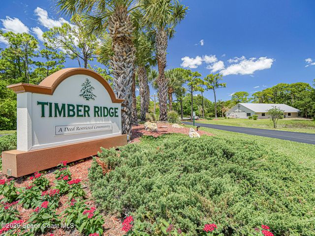 601 Centre Court SW 101, Vero Beach, FL 32962