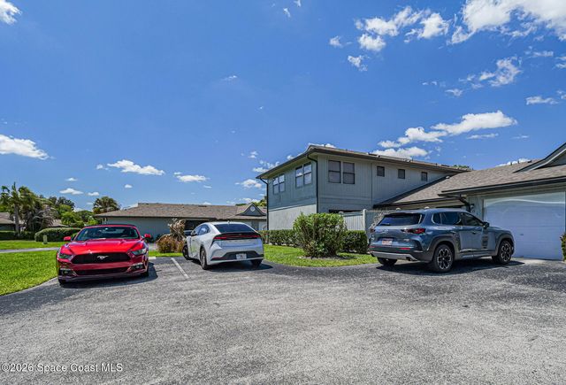 601 Centre Court SW 101, Vero Beach, FL 32962