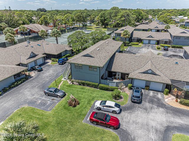 601 Centre Court SW 101, Vero Beach, FL 32962