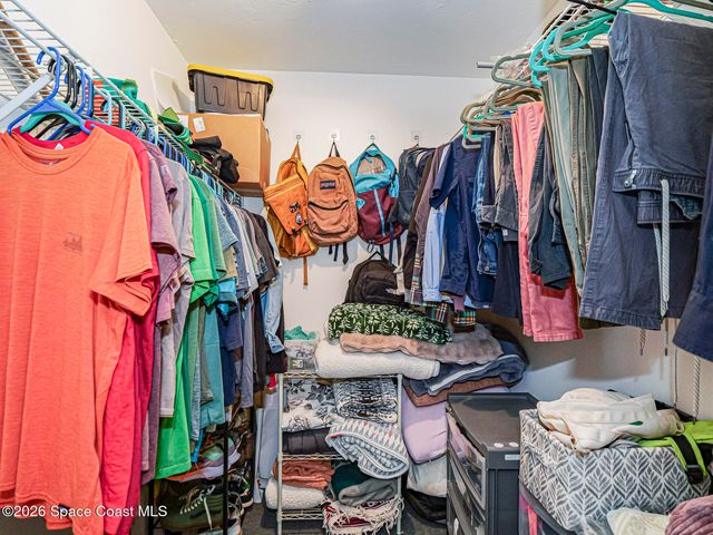 601 Centre Court SW 101, Vero Beach, FL 32962