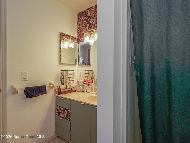 601 Centre Court SW 101, Vero Beach, FL 32962