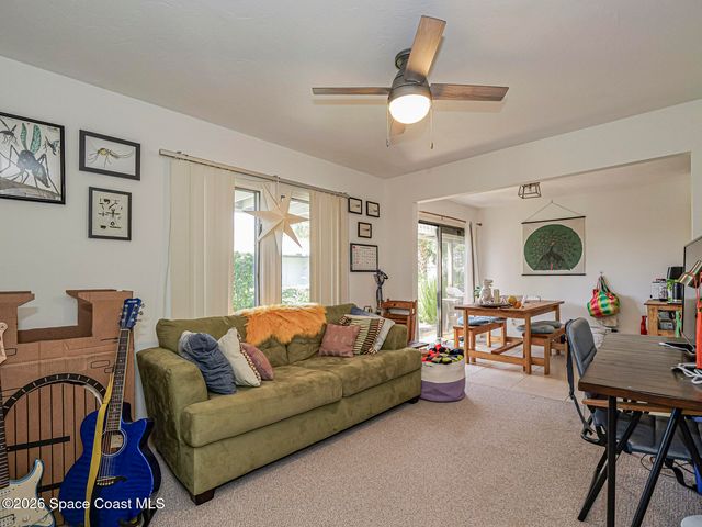 601 Centre Court SW 101, Vero Beach, FL 32962