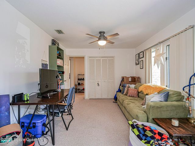 601 Centre Court SW 101, Vero Beach, FL 32962