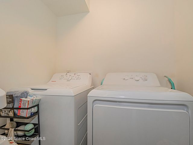 601 Centre Court SW 101, Vero Beach, FL 32962