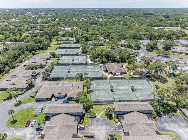601 Centre Court SW 101, Vero Beach, FL 32962