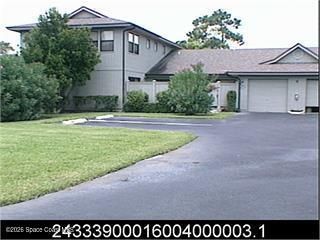 601 Centre Court SW 101, Vero Beach, FL 32962