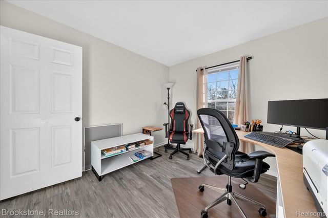 220 Oakbrooke Drive 3, South Lyon, MI 48178