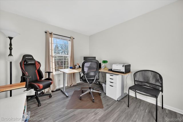 220 Oakbrooke Drive 3, South Lyon, MI 48178