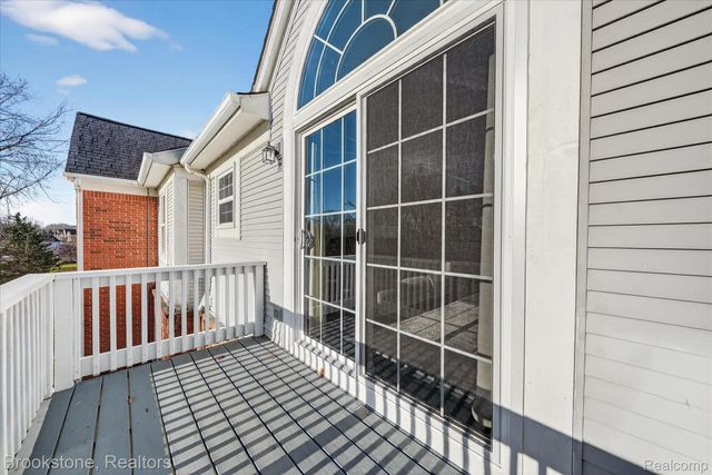 220 Oakbrooke Drive 3, South Lyon, MI 48178
