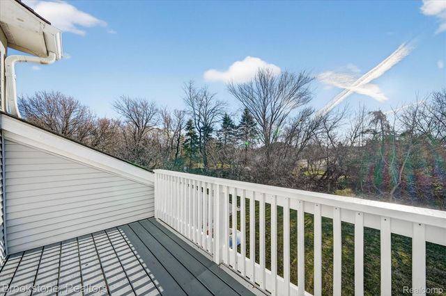 220 Oakbrooke Drive 3, South Lyon, MI 48178