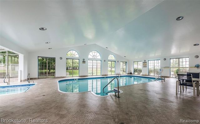 220 Oakbrooke Drive 3, South Lyon, MI 48178