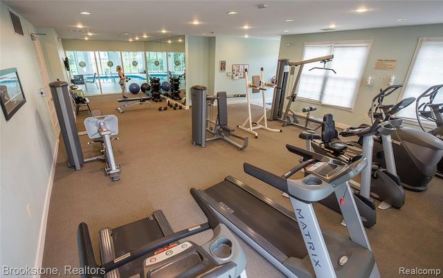 220 Oakbrooke Drive 3, South Lyon, MI 48178