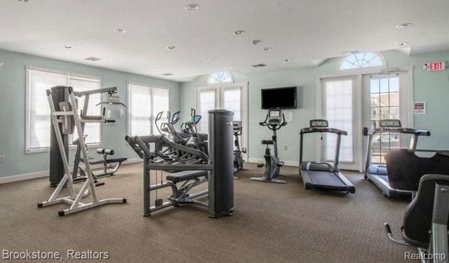 220 Oakbrooke Drive 3, South Lyon, MI 48178