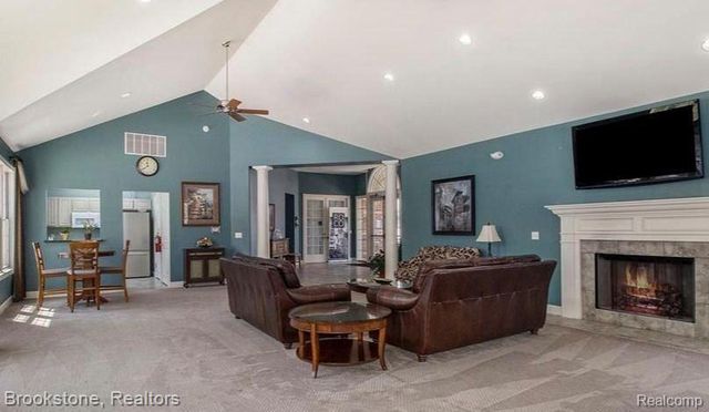 220 Oakbrooke Drive 3, South Lyon, MI 48178