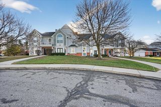 220 Oakbrooke Drive 3, South Lyon, MI 48178