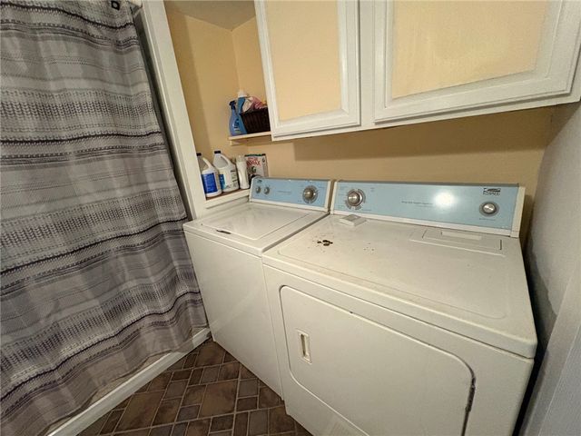 50 Sandy Brook Dr, Hamlin, NY 14464