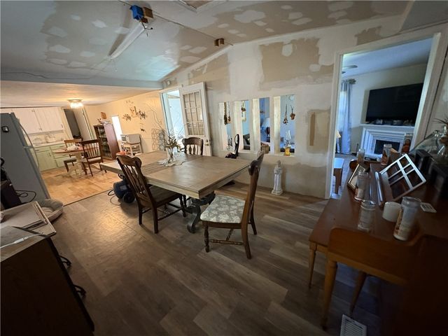 50 Sandy Brook Dr, Hamlin, NY 14464