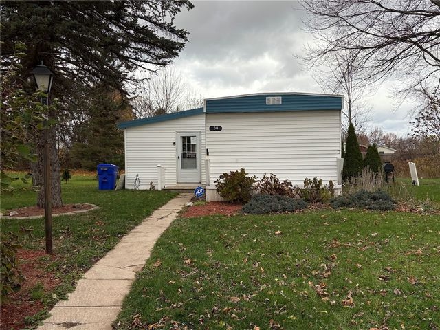 50 Sandy Brook Dr, Hamlin, NY 14464