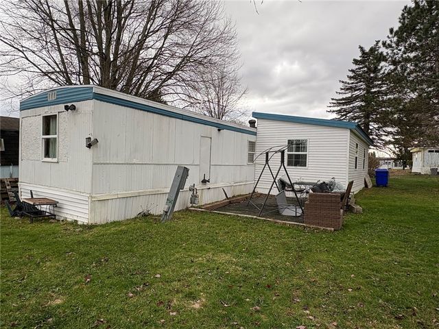 50 Sandy Brook Dr, Hamlin, NY 14464