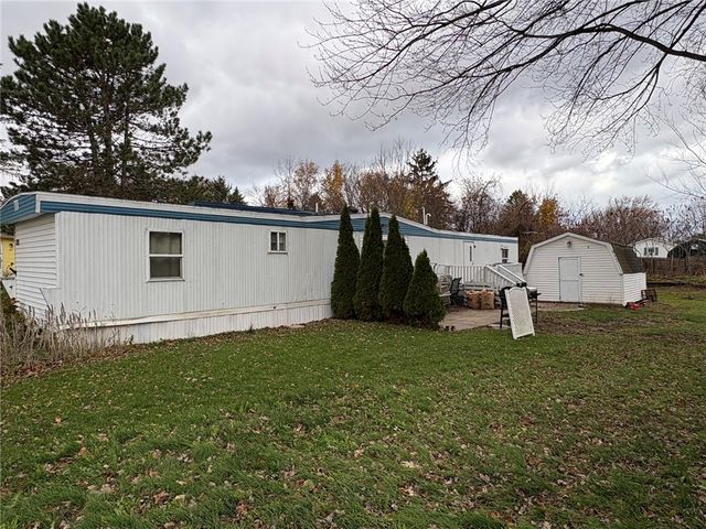 50 Sandy Brook Dr, Hamlin, NY 14464